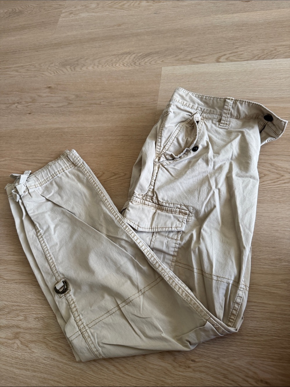 Uniqlo Women’s Beige Cargo Pants